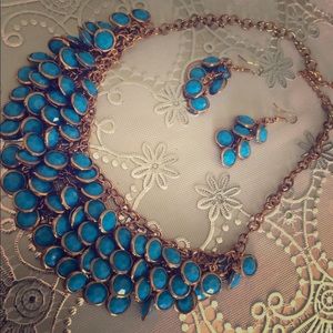 Blue stones with gold necklace set